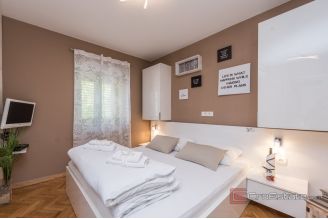 016 2043 10 Zadar aparthotel in the city center for sale