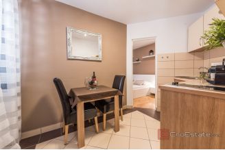 016 2043 10 Zadar aparthotel in the city center for sale