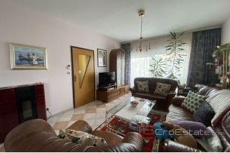 010 2040 07 Zadar house with spacious land for sale