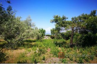 003 2041 10 Ugljan building land first row to the sea for sale