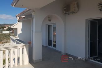 010 2037 10 Rogoznica apartment house with sea view for sale