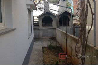 010 2037 10 Rogoznica apartment house with sea view for sale