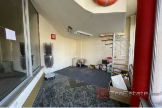 001 2030 21 Split business space for rent