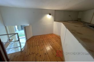 004 2030 21 Split business space for rent