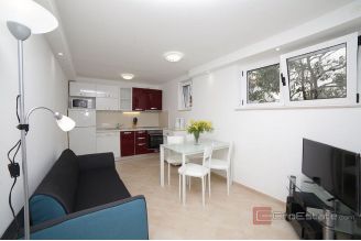 016 2016 75 island brac apartment house with sea view for sale