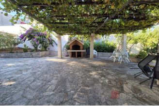 016 2016 75 island brac apartment house with sea view for sale