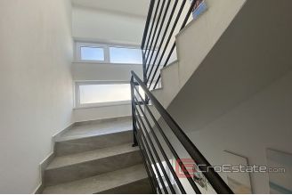 010 2043 11 Zadar semi detached house with pool for sale