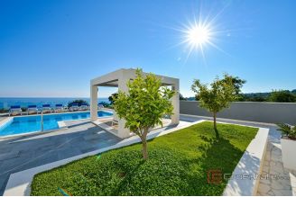 020 2021 294 rogoznica villa with sea view for sale