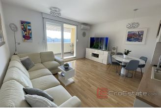 010 2035 22 Split Znjan three bedroom apartment for sale
