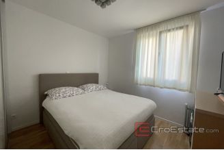 010 2035 22 Split Znjan three bedroom apartment for sale