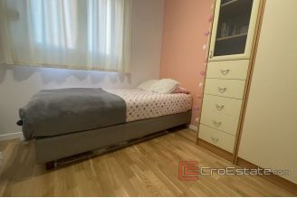 010 2035 22 Split Znjan three bedroom apartment for sale
