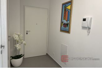 010 2035 22 Split Znjan three bedroom apartment for sale