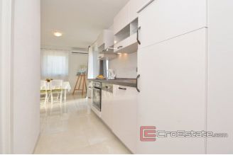 010 2042 03 Zadar apartment house with open sea view for sale