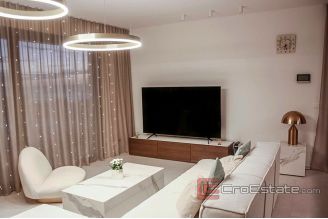 020 2036 13 Split area villa with pool and open sea view for sale