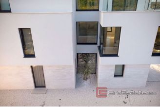 020 2036 13 Split area villa with pool and open sea view for sale