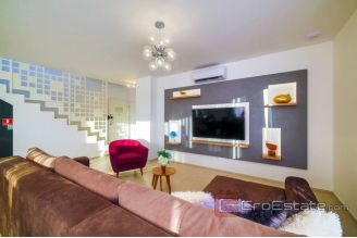 008 2040 11 near split modern villa with pool for sale