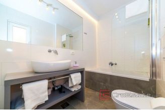 008 2040 11 near split modern villa with pool for sale
