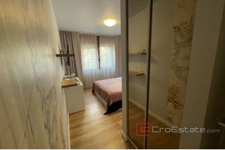 008 2036 16 Split Manus modern apartment for sale