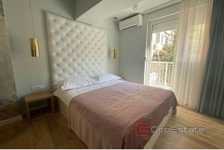 008 2036 16 Split Manus modern apartment for sale