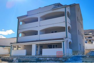 006 5079 30 Pag house first row to the sea for sale