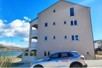 006 5079 30 Pag house first row to the sea for sale