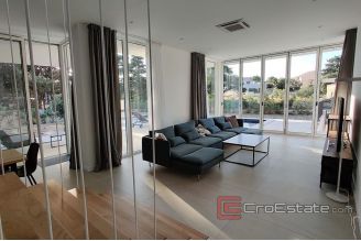 007 2041 11 Ugljan villa with pool near the sea for sale
