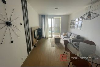 015 2036 17 split modern two bedroom apartment for rent