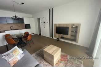 015 2036 17 split modern two bedroom apartment for rent