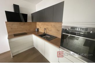 015 2036 17 split modern two bedroom apartment for rent