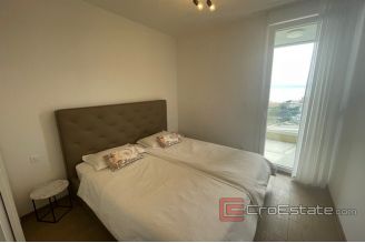 015 2036 17 split modern two bedroom apartment for rent