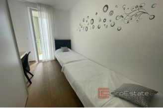 015 2036 17 split modern two bedroom apartment for rent