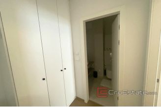 015 2036 17 split modern two bedroom apartment for rent