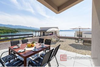017 2043 13 Zadar house near the sea for sale1