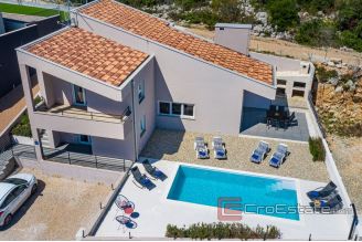 017 2043 13 Zadar house near the sea for sale1