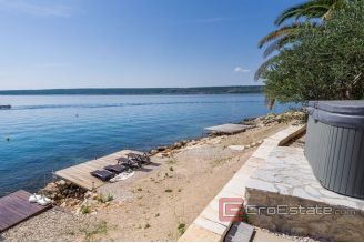 017 2043 13 Zadar house near the sea for sale1