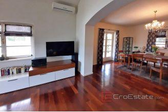 016 2038 09 near sibenik villa with pool for sale