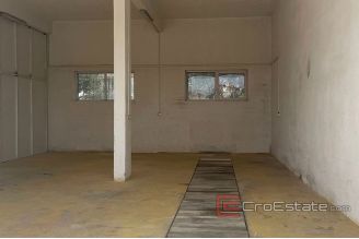 004 2030 26 Split area bussines space for rent