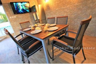 010 2040 13 kastela charming house with sea view for sale