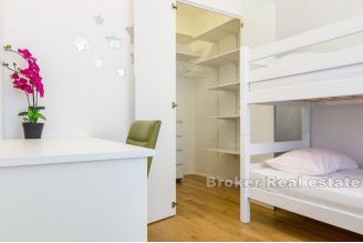 013 5084 30 Split Lovret modern two bedroom apartment for sale