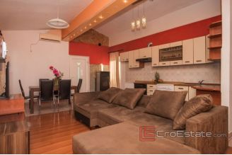 012 2041 14 Sibenik House with pool for sale