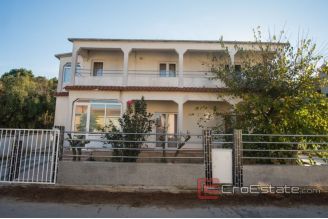 012 2041 14 Sibenik House with pool for sale