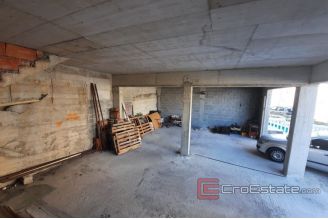 006 5085 30 Split Visoka unfinished house for sale