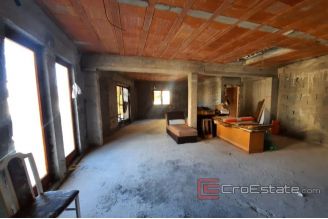 006 5085 30 Split Visoka unfinished house for sale
