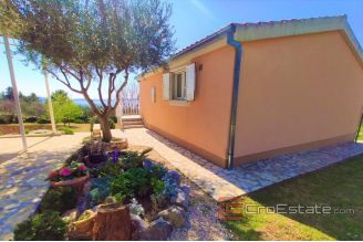 009 2040 14 kastela house with sea view for sale