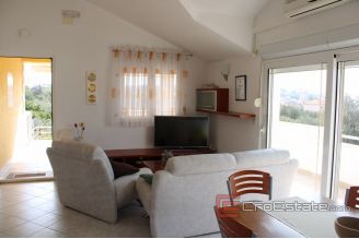 009 2031 33 Trogir three bedroom apartment with sea view for sale
