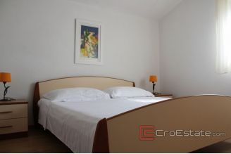 009 2031 33 Trogir three bedroom apartment with sea view for sale