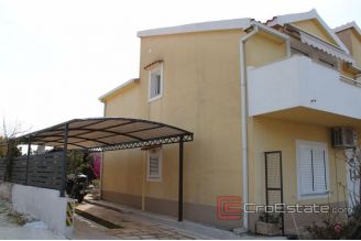 009 2031 33 Trogir three bedroom apartment with sea view for sale