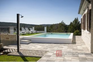 019 5086 30 Sibenik stone house with pool for sale