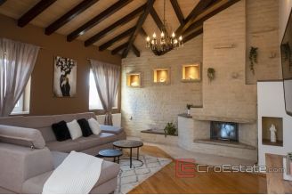 019 5086 30 Sibenik stone house with pool for sale