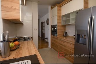 019 5086 30 Sibenik stone house with pool for sale